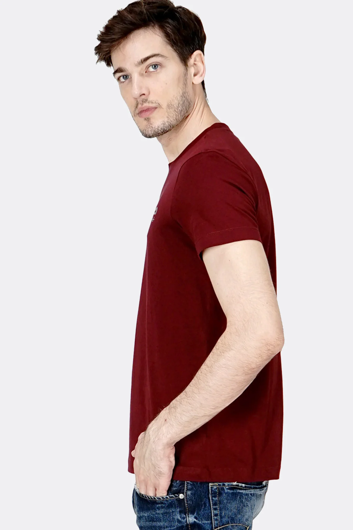 T-Shirt Lengan Pendek Travisline Maroon - Image 3