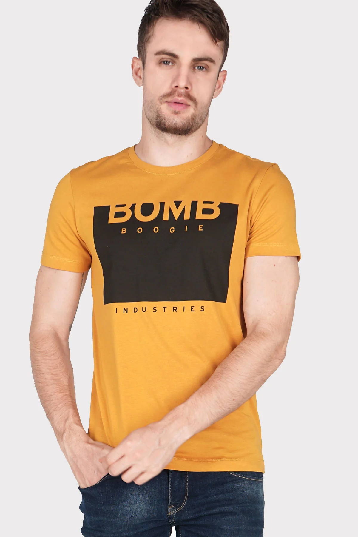 T-Shirt Lengan Pendek Conifer Mustard