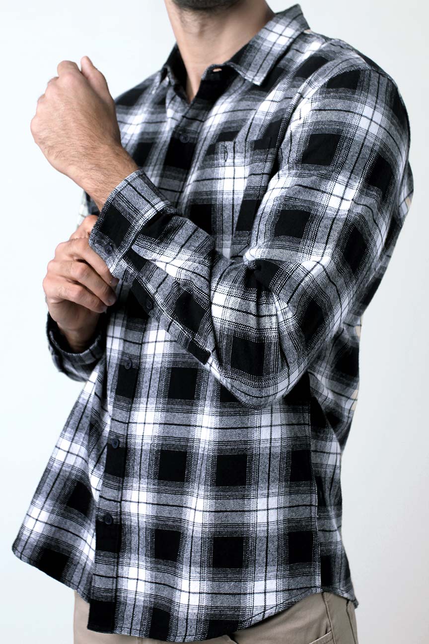 Kemeja Flanel Flatron Black Offwhite - Image 4