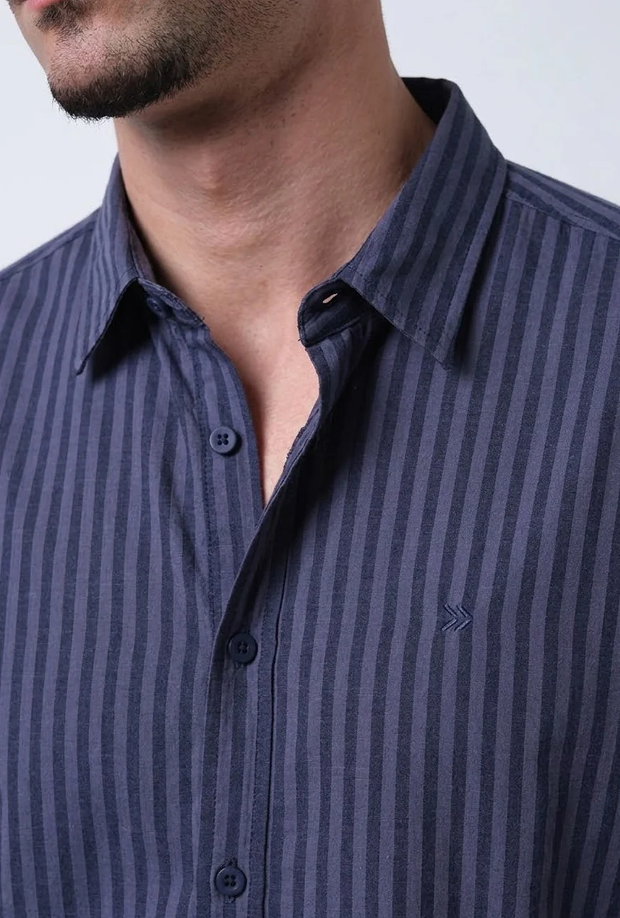 Kemeja Lengan Panjang Regular Megan Navy Grey - Image 5