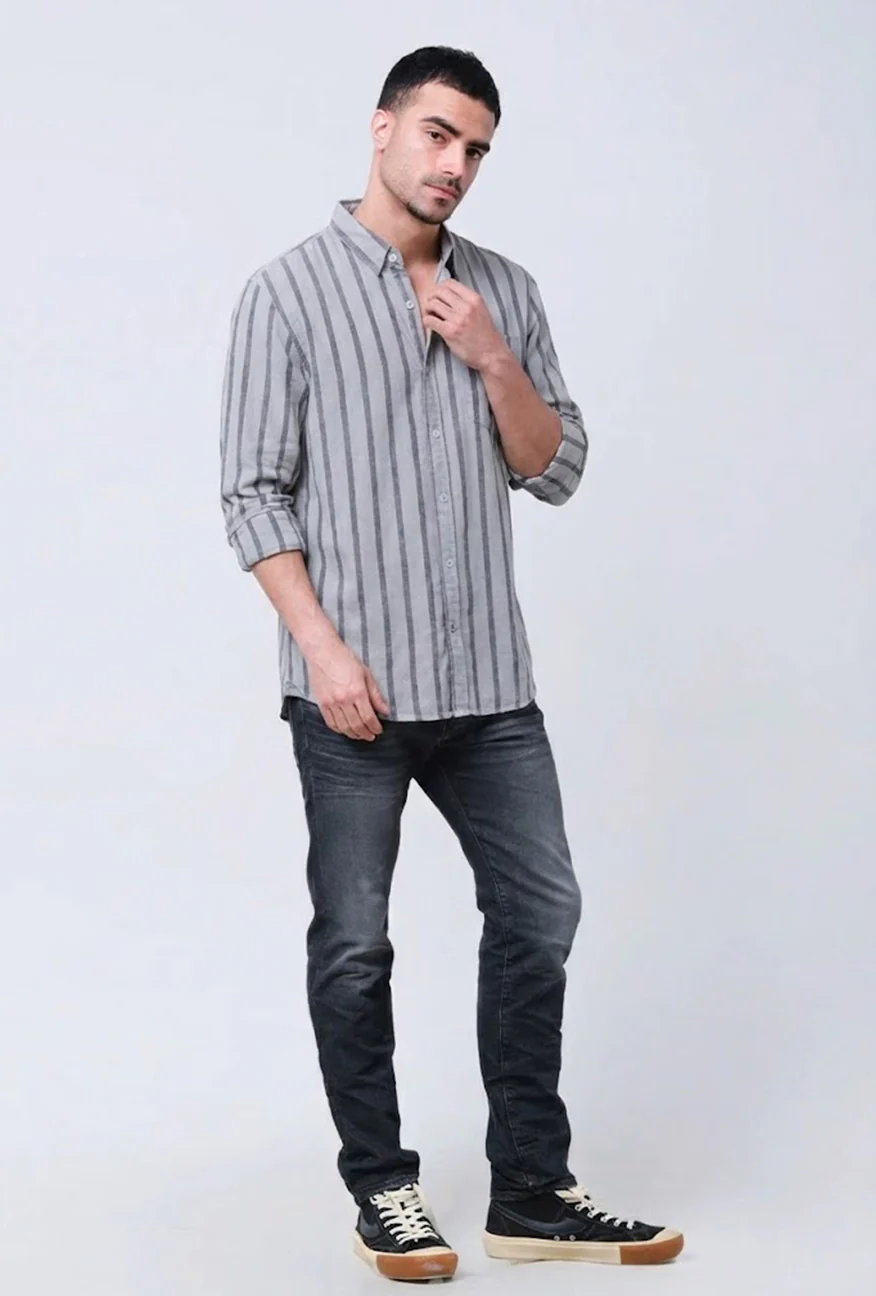 Kemeja Lengan Panjang Regular Slinky Grey Light Grey - Image 3