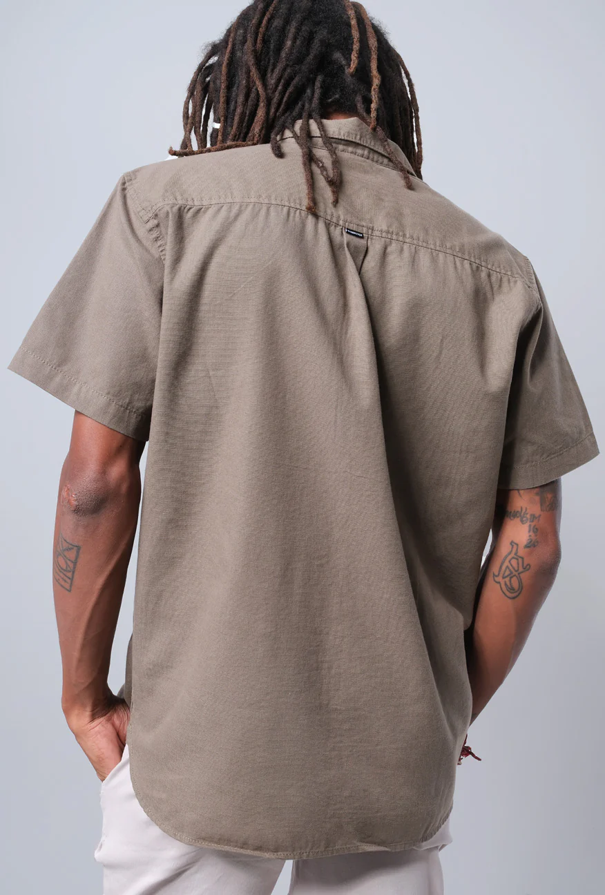 Kemeja Lengan Pendek Omen Olive - Image 3