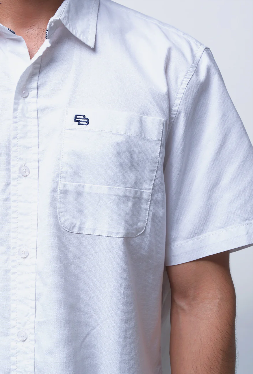 Kemeja Lengan Pendek Regular Dash White
