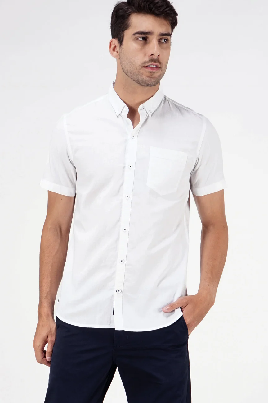 Kemeja Lengan Pendek Magnus 19 White Regular
