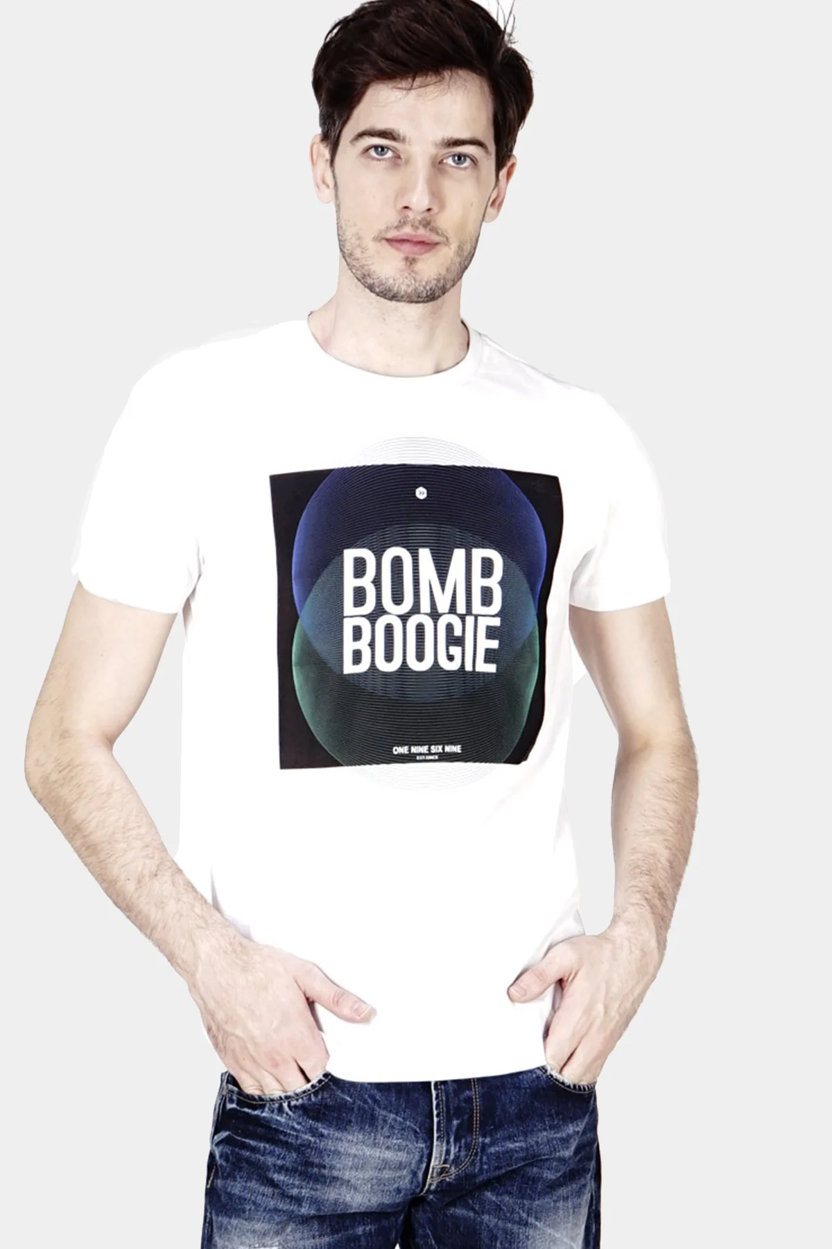T-Shirt Lengan Pendek Noveltics Offwhite