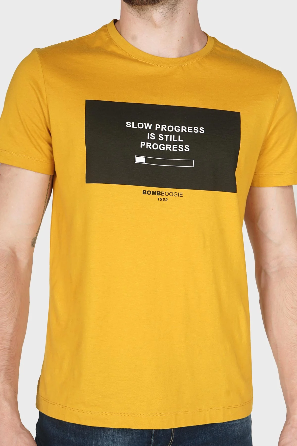 T-Shirt Lengan Pendek Slowbar Mustard - Image 2
