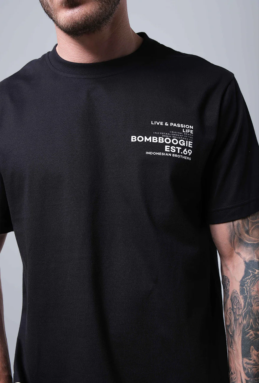 T-Shirt Lengan Pendek Regular Mittle Black - Image 4