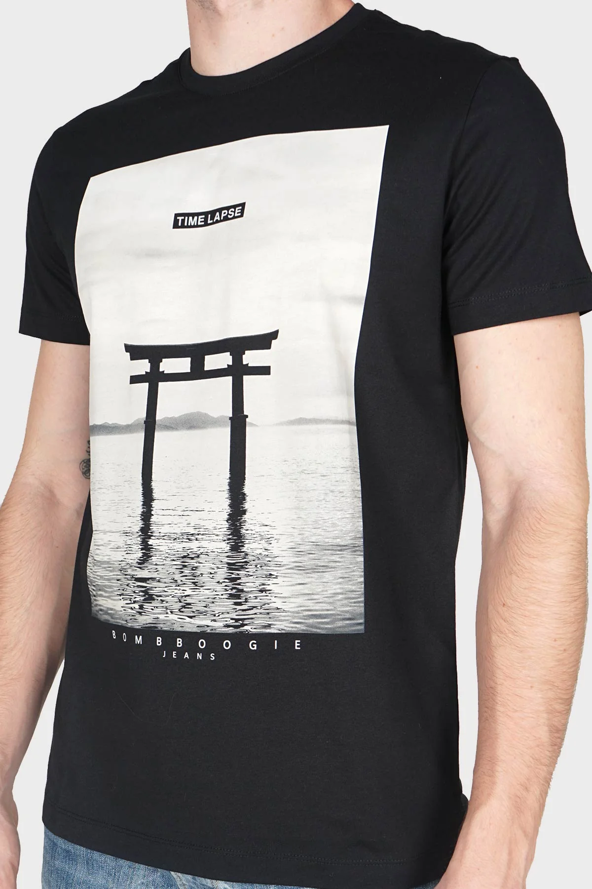T-Shirt Lengan Pendek Torri Black - Image 3