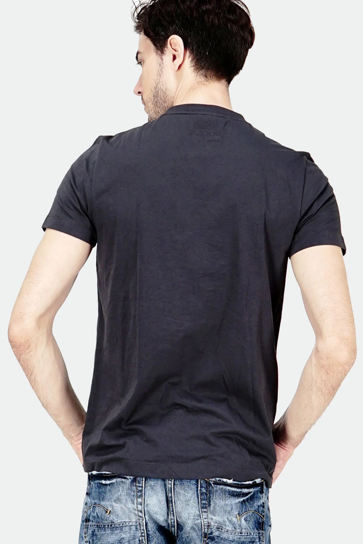 T-Shirt Lengan Pendek Travisline Dark Grey - Image 4
