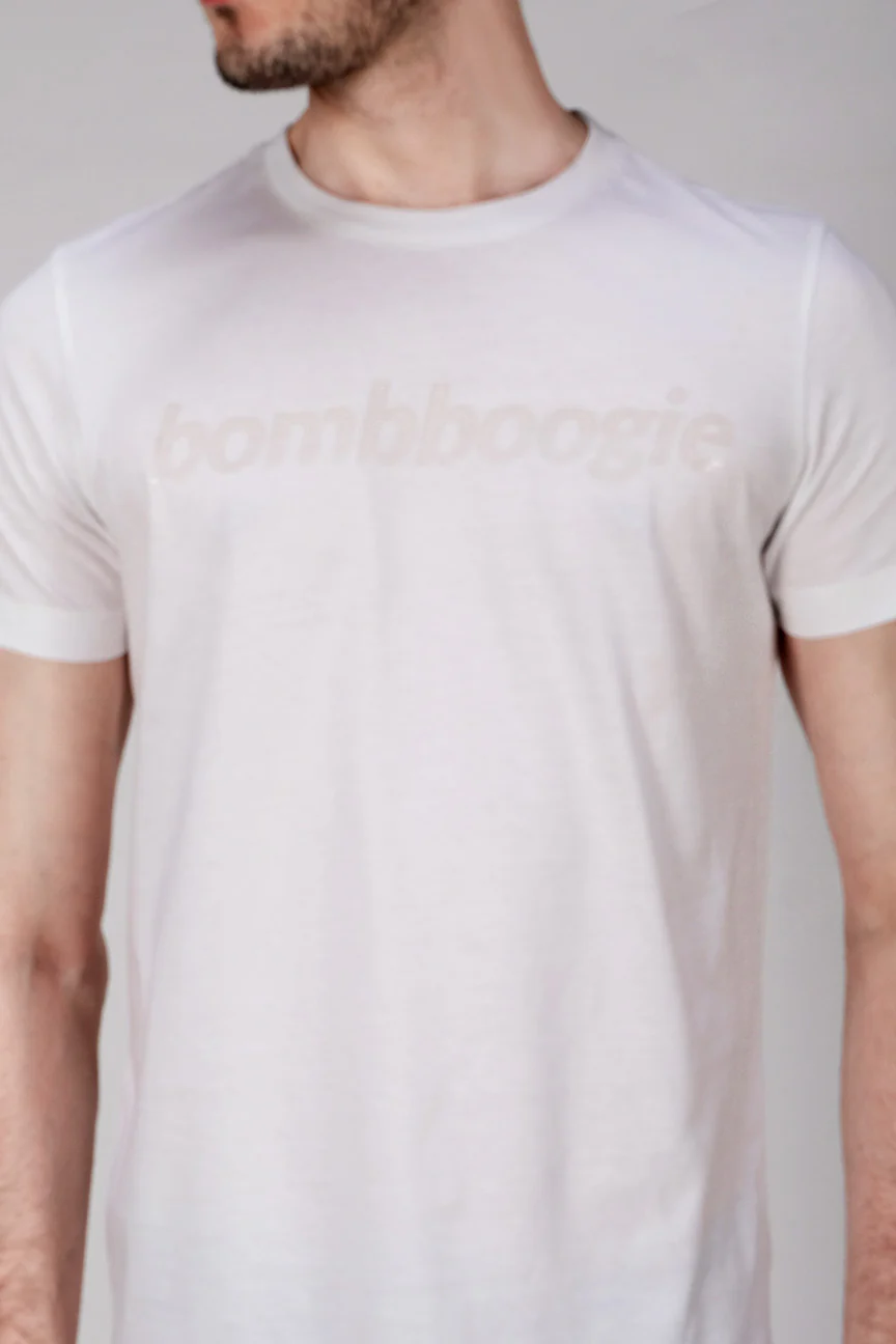 T-Shirt Lengan Pendek Travisline Offwhite - Image 4