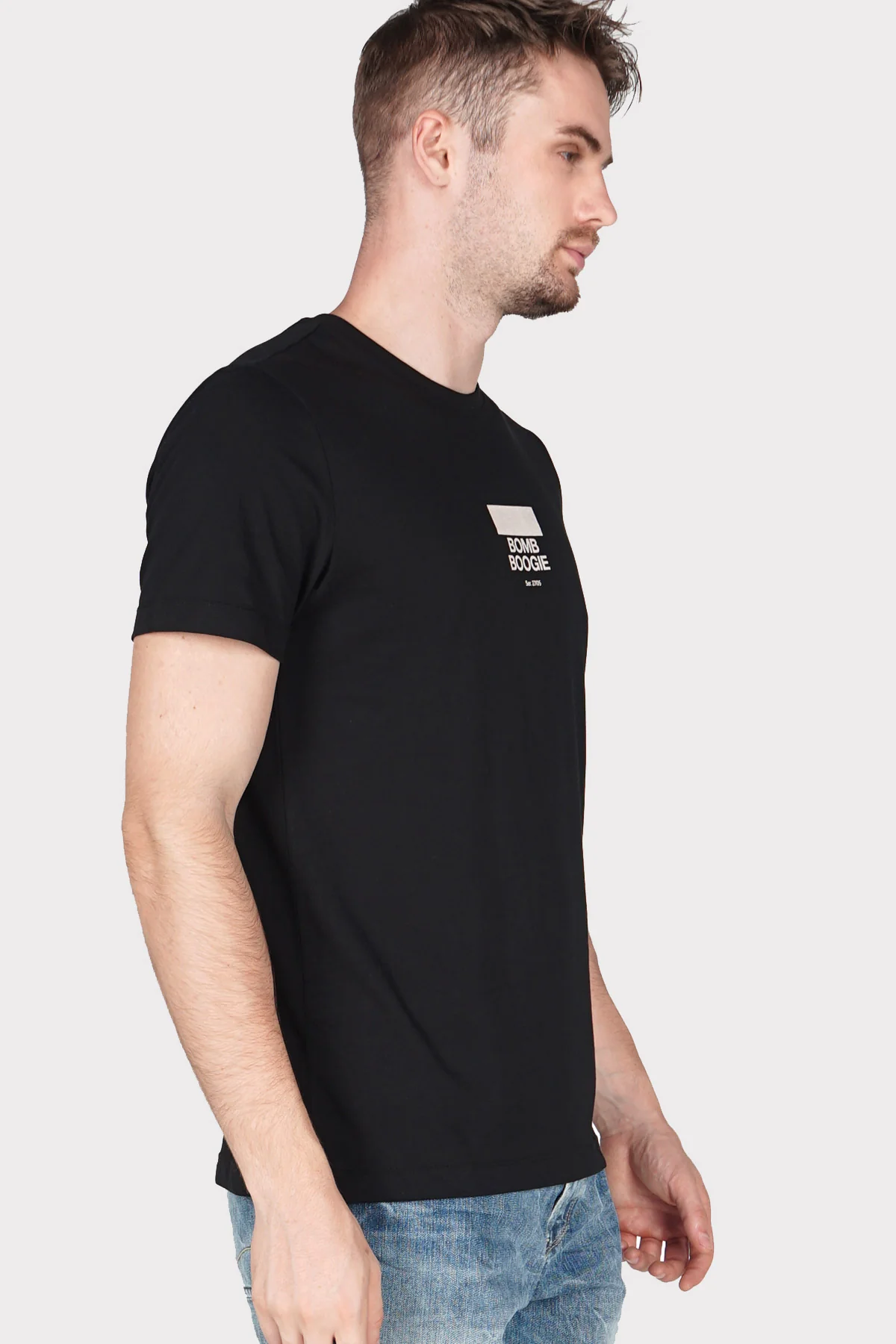 T-Shirt Lengan Pendek Unrest Black - Image 3